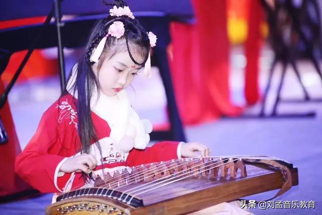 古筝10大名曲欣赏（古筝10大名曲欣赏 十大经典）