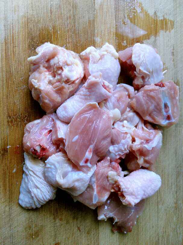 如何煲鸡汤才好喝又营养（夏天煲鸡汤的最佳配方）