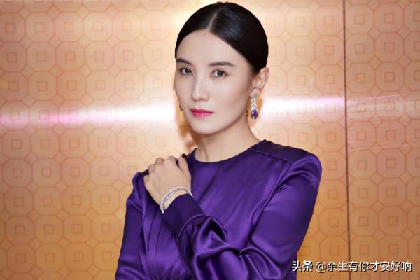 衣服颜色搭配图片(衣服颜色搭配图片大全大图女)