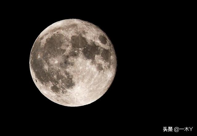 关于月亮的诗句词（嗯关于月亮的诗句）